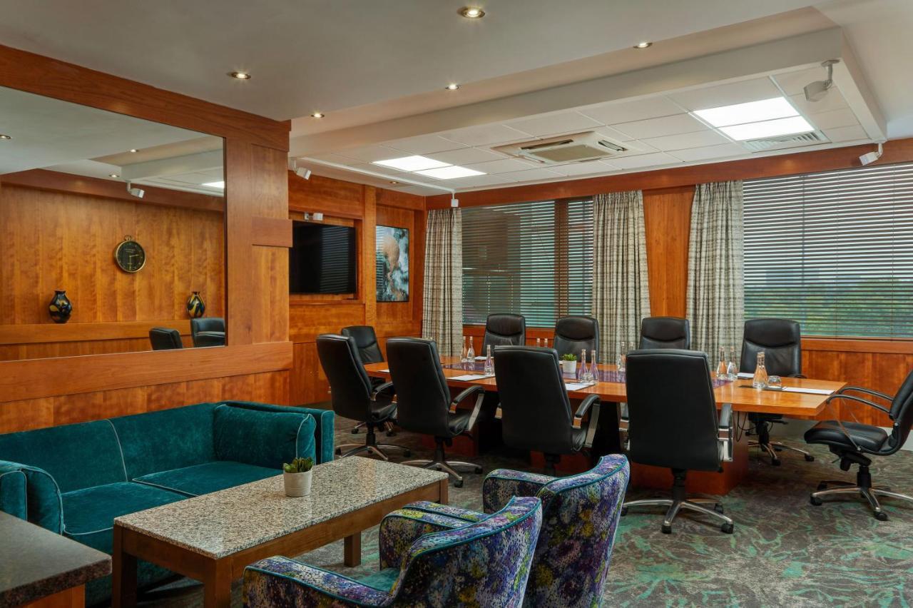 Hotel Crowne Plaza Dublin By Ihg 4*