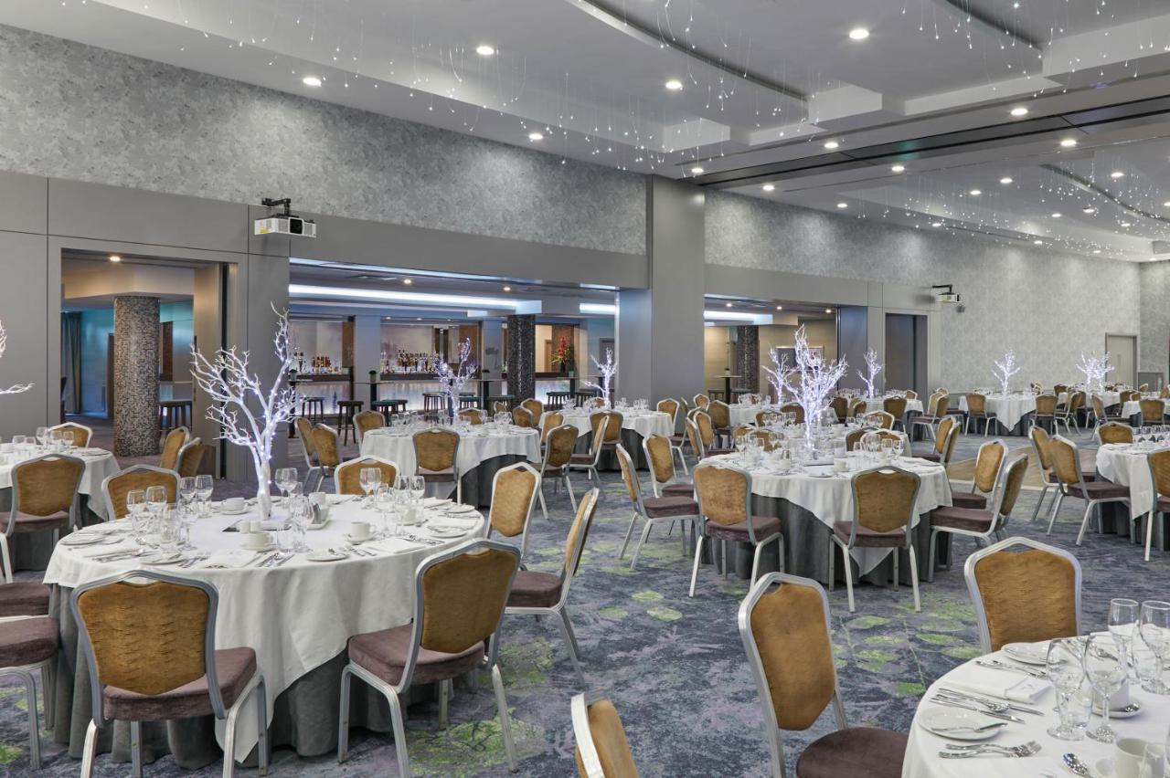 Crowne Plaza Dublin By Ihg Hotel