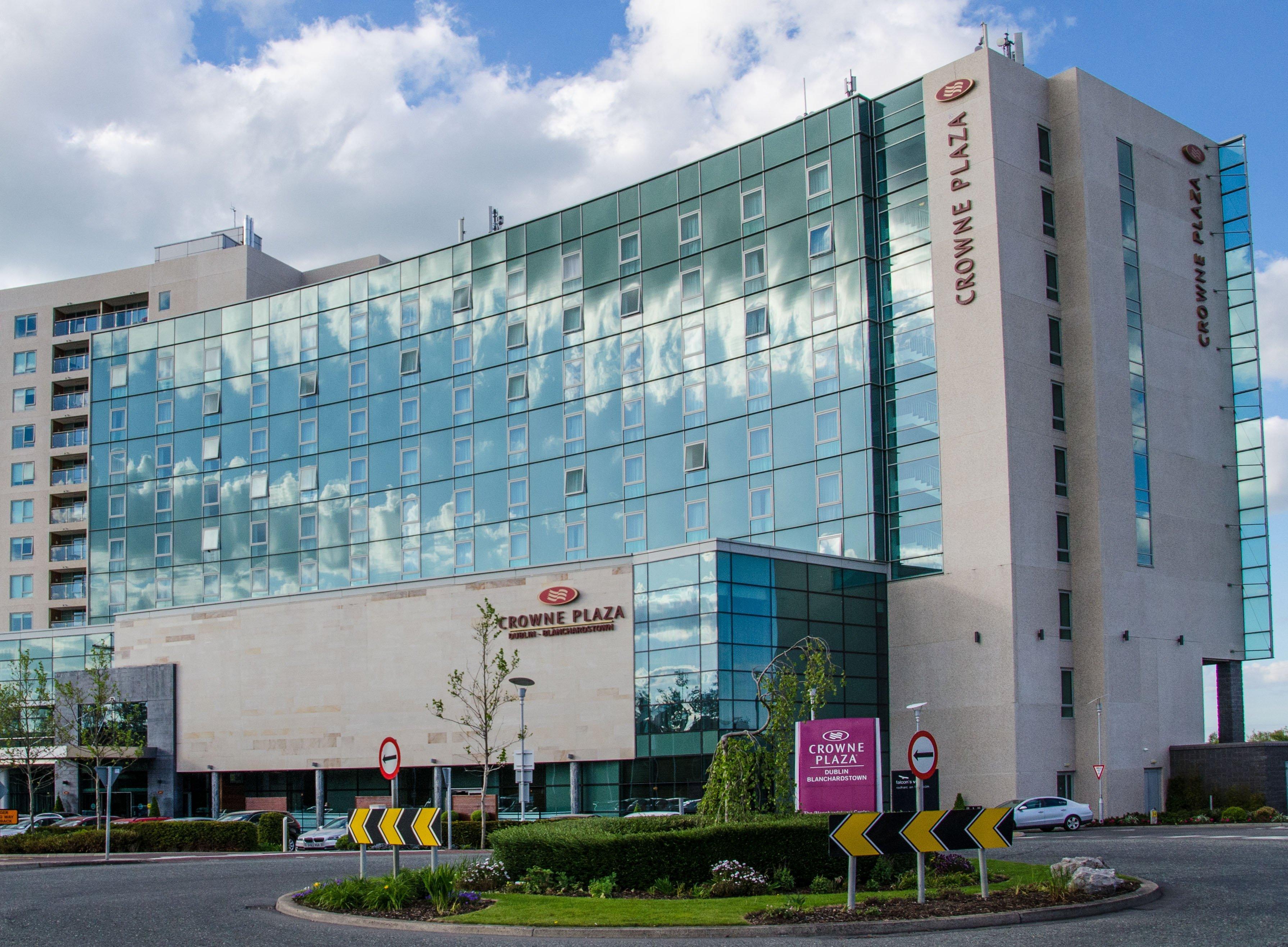 Hotel Crowne Plaza Dublin By Ihg 4*