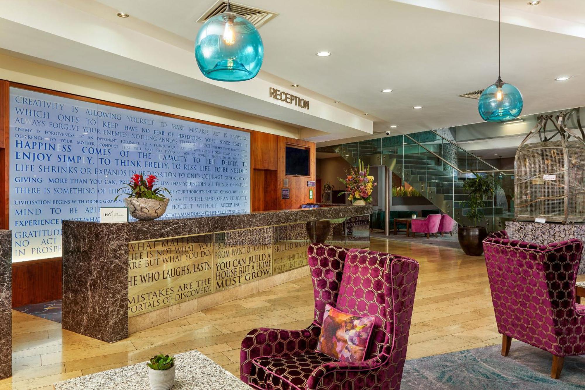 Hotel Crowne Plaza Dublin By Ihg 4*